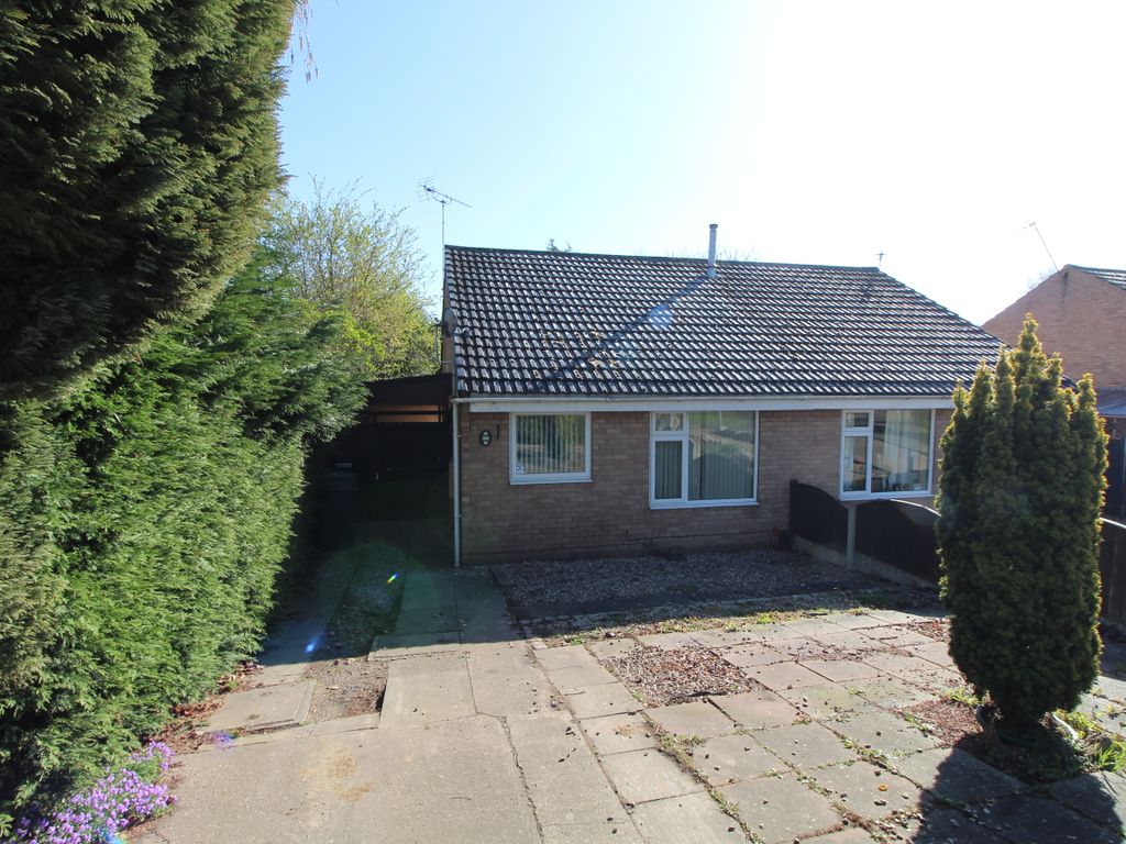 2 bed semidetached bungalow to rent in Borrowdale Drive, Long Eaton