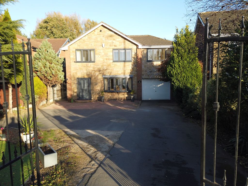 4 bed detached house for sale in Doncaster Road, Kirk Sandall