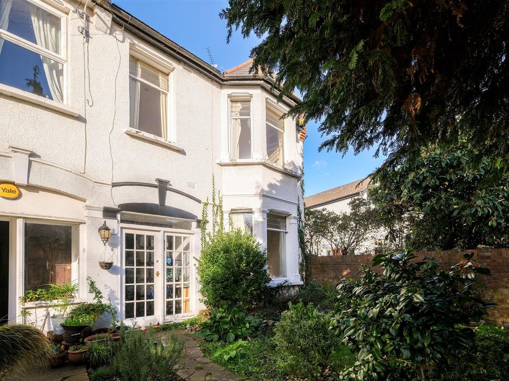 4 bed end terrace house for sale in Hainault Road, London E11 Zoopla
