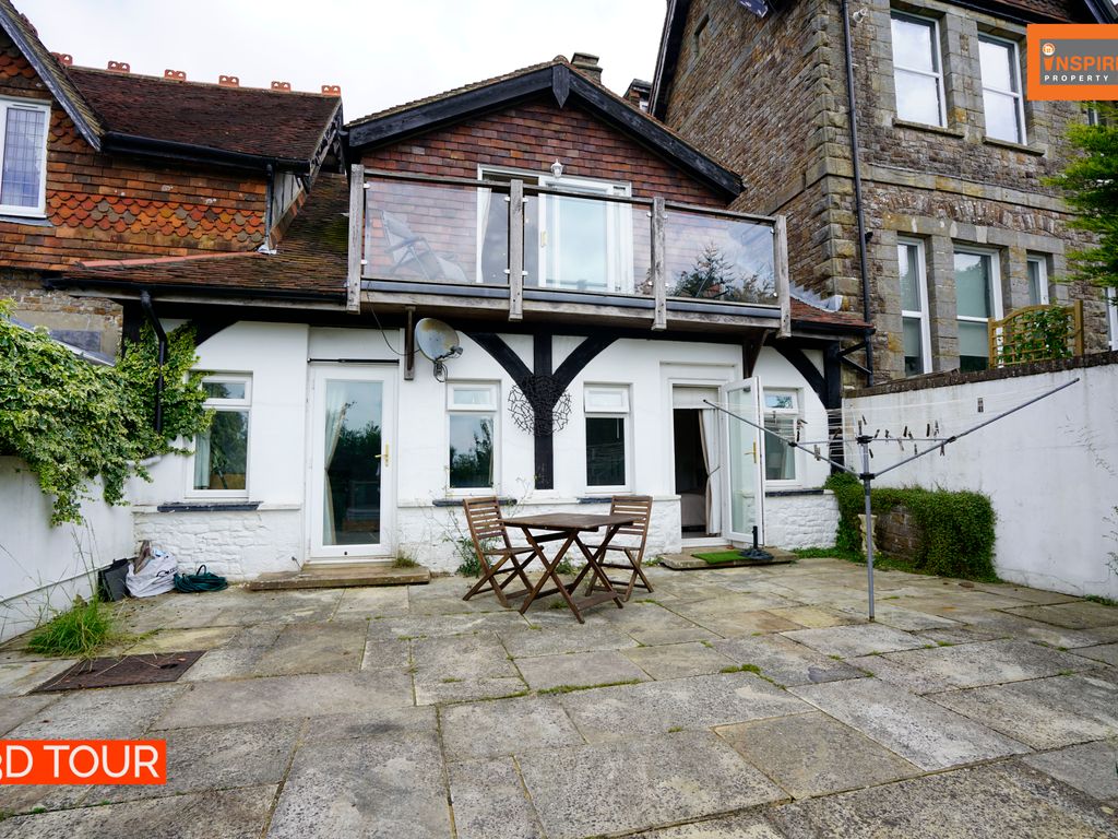 2 bed terraced house to rent in The Ridge, Hastings TN34, £1,250 pcm