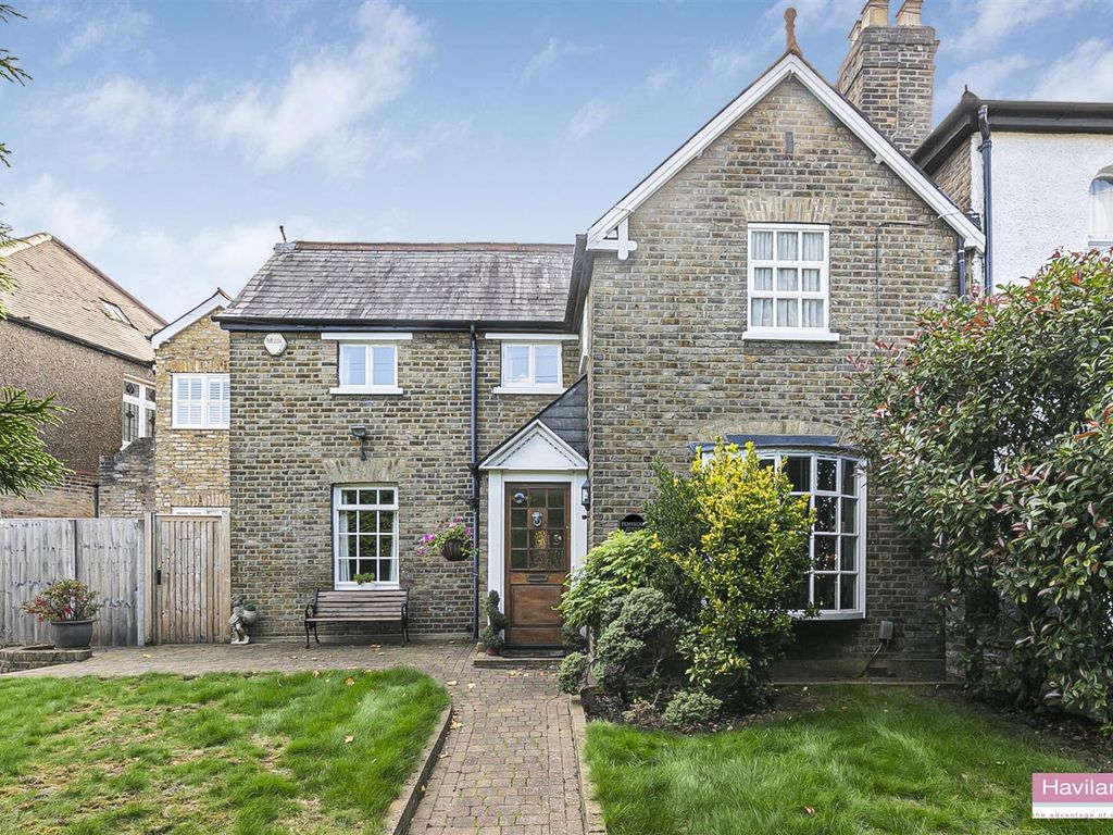 4 bed end terrace house for sale in Green Dragon Lane, Winchmore Hill