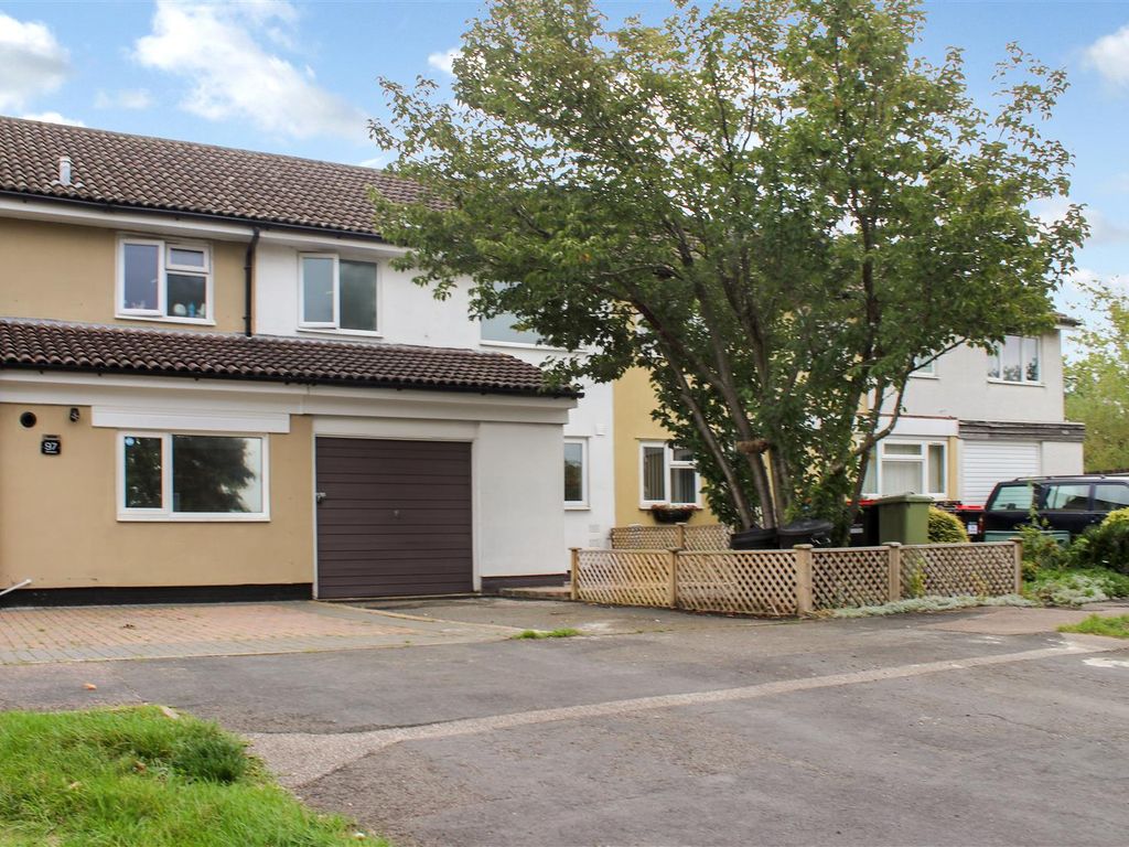 3 bed terraced house for sale in Cleveland, Bradville, Milton Keynes