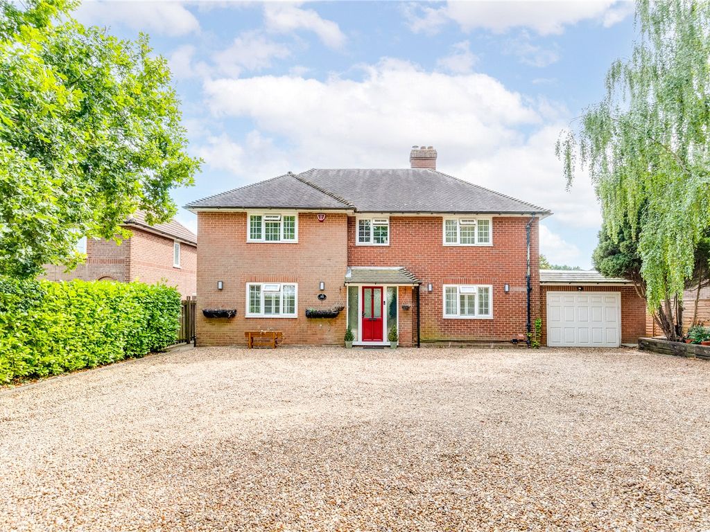4 bed detached house for sale in Burnham Green Road, Burnham Green