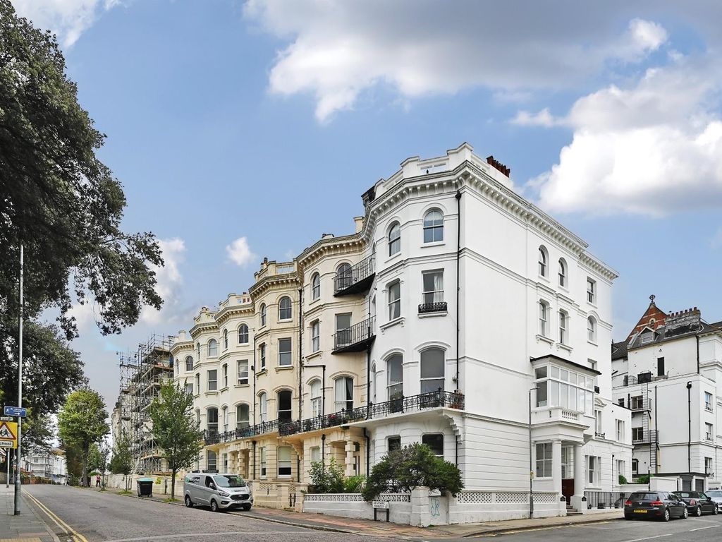 Studio to rent in Denmark Terrace, Brighton BN1, £975 pcm Zoopla