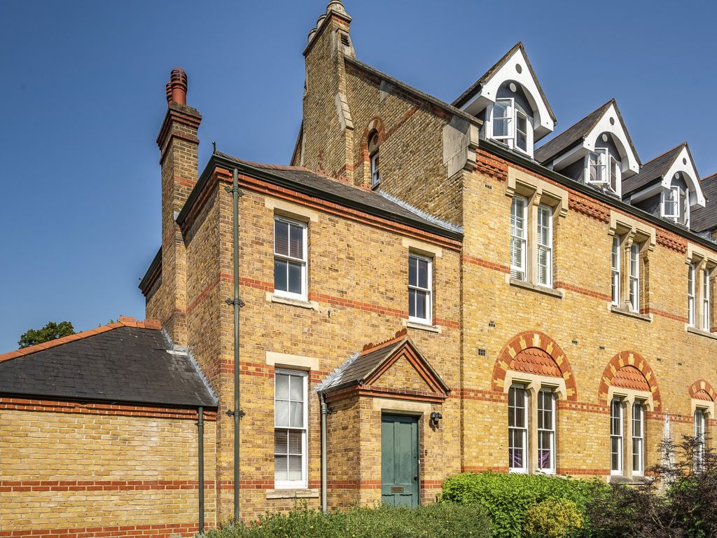 Keele Close, Watford, Herts WD24  