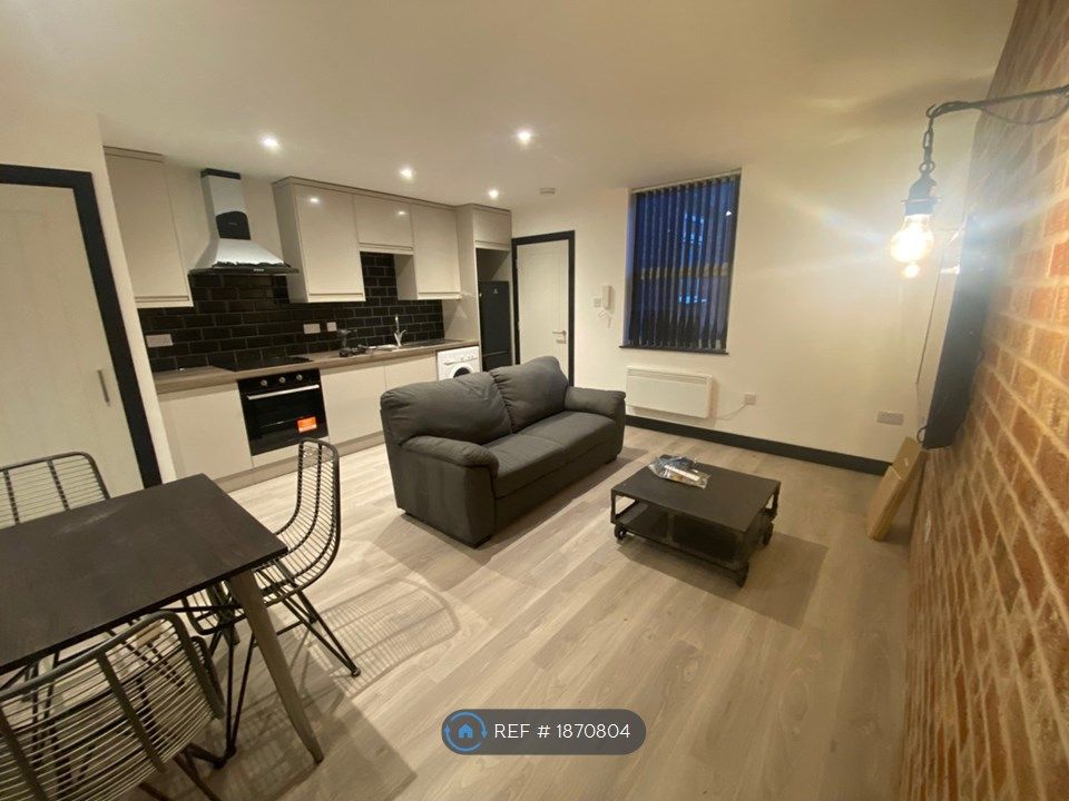 1 bed to rent in Market Street, Stourbridge DY8, £725 pcm Zoopla