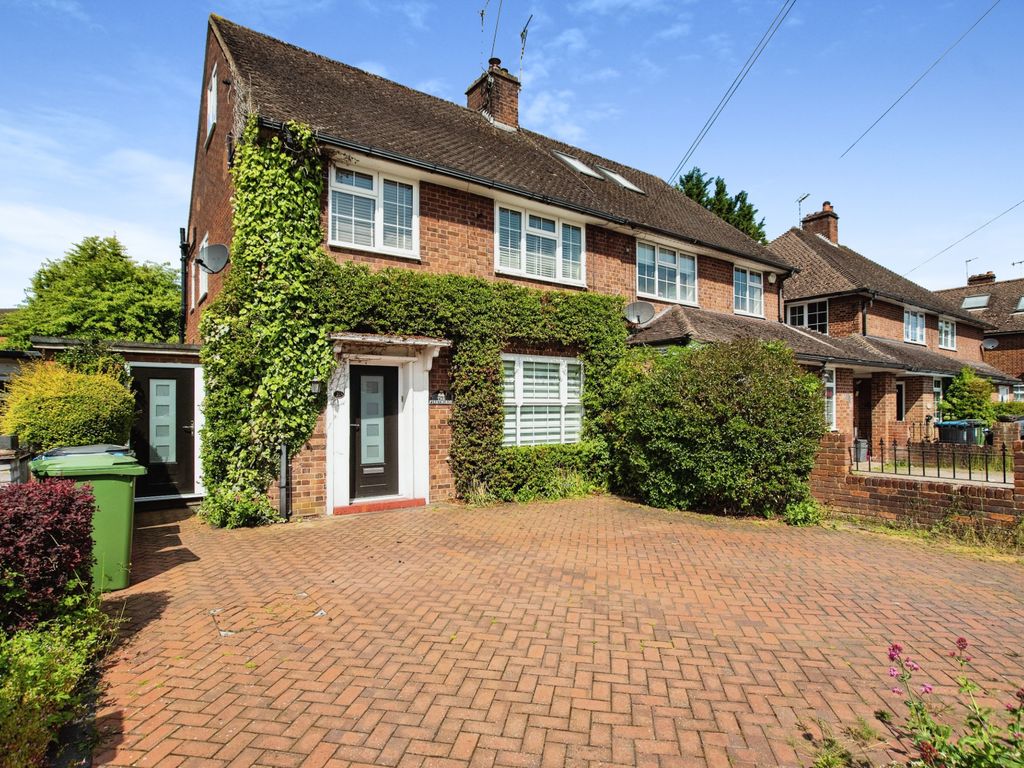 4 bed semidetached house for sale in Beechfield Road, Boxmoor, Hemel