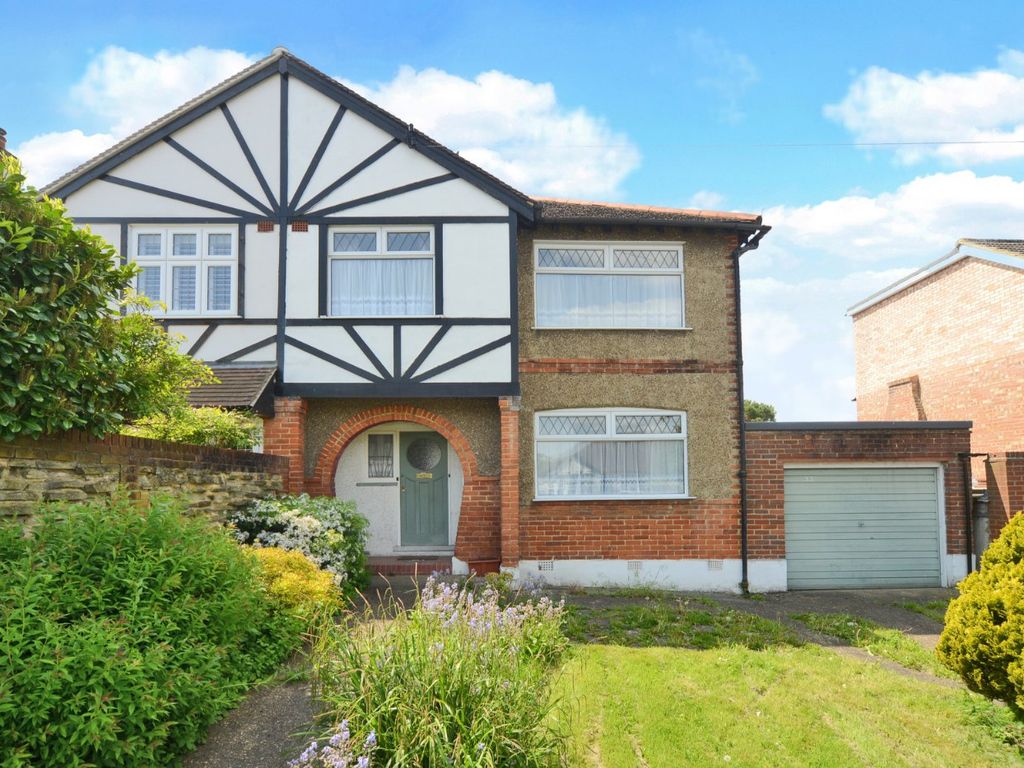 3 bed semidetached house for sale in St Clair Drive, Worcester Park