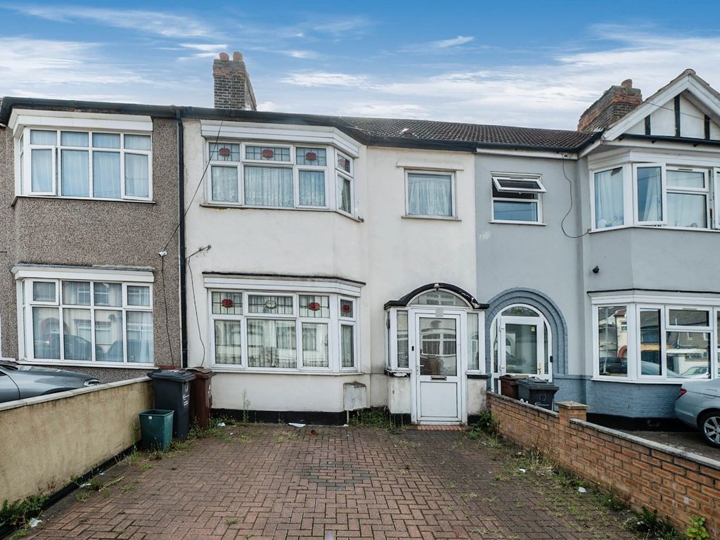 3 bed terraced house for sale in Waverley Gardens, Barking IG11, £