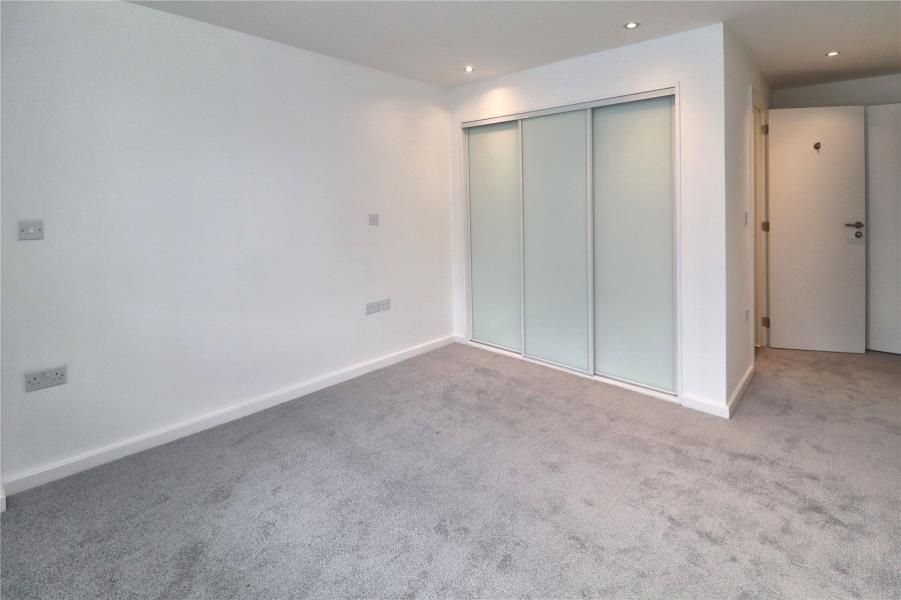 2 bed property to rent in Mahonia Close, West End, Woking GU24 Zoopla