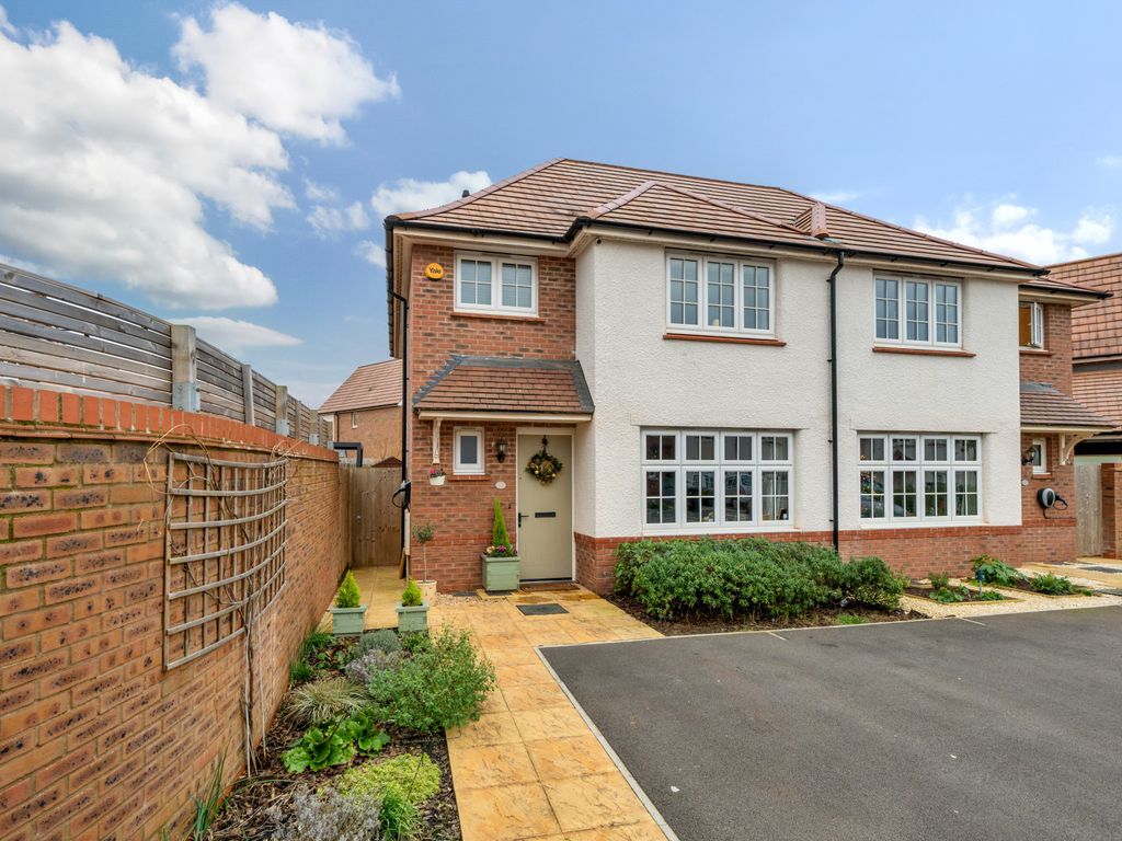 3 bed semidetached house for sale in Worrell Road, Frenchay, Bristol