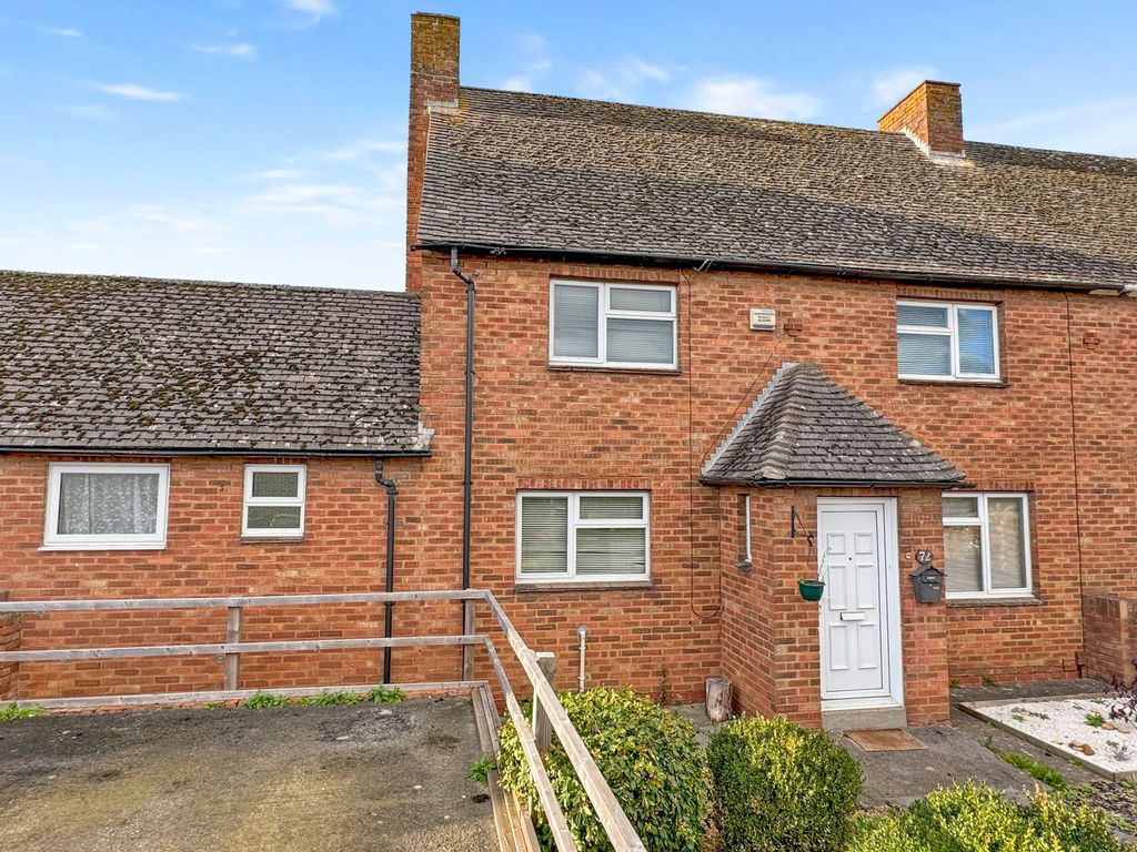 3 bed semidetached house to rent in Seymour Road, Trowbridge BA14, £