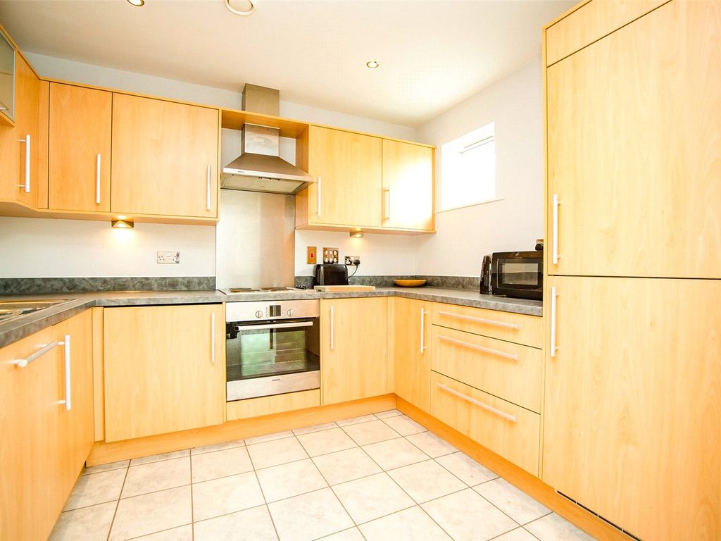 2 bed flat to rent in Kingfisher Meadow, Maidstone ME16 Zoopla