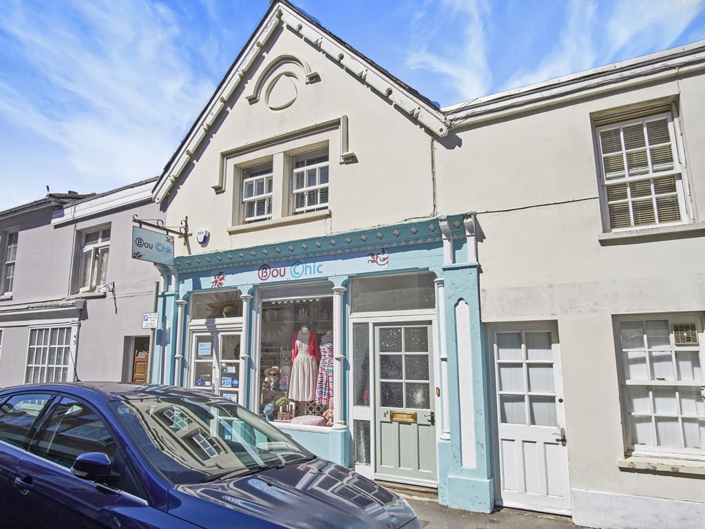 2 bed flat for sale in Melville Street, Ryde PO33, £140,000 Zoopla