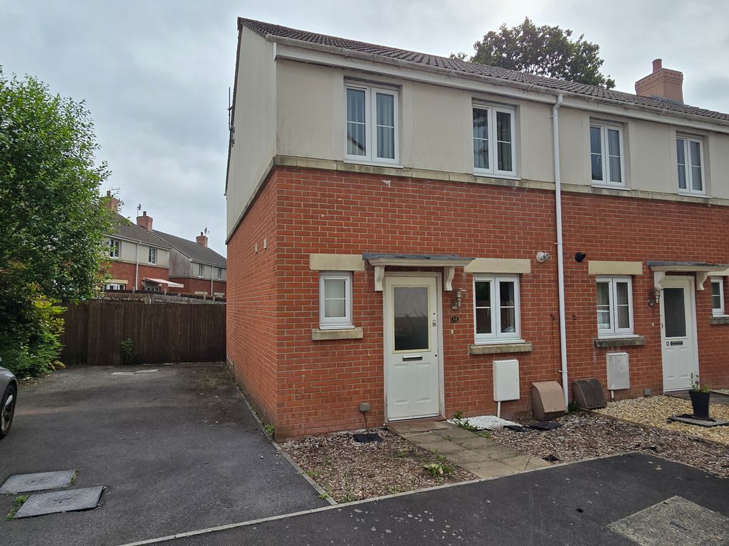 2 bed end terrace house to rent in Railway Junction, Ystrad Mynach CF82, £800 pcm Zoopla