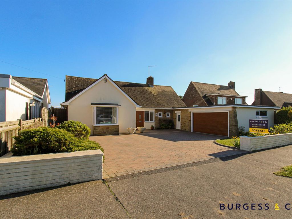 3 bed detached bungalow for sale in South Cliff, BexhillOnSea TN39