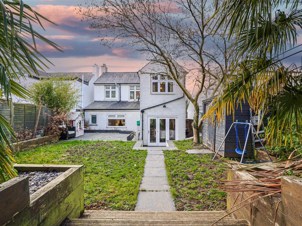 3 bed detached house for sale in Lawn Lane, Hemel Hempstead HP3, £575,000 Zoopla