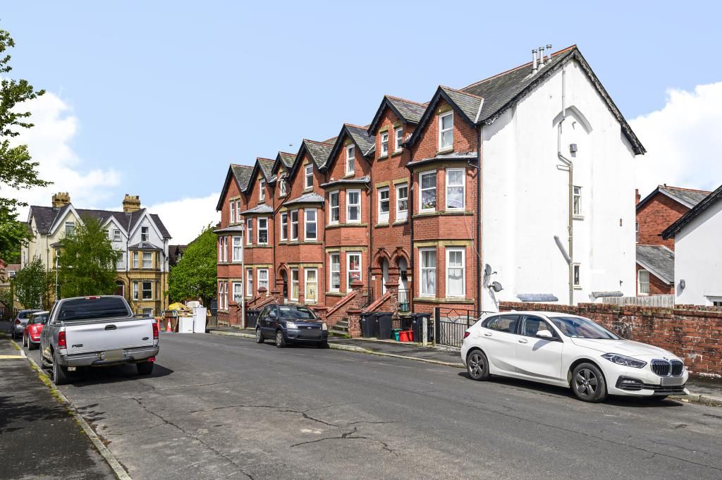 1 bed flat to rent in Llandrindod Wells, Powys LD1, £475 pcm Zoopla
