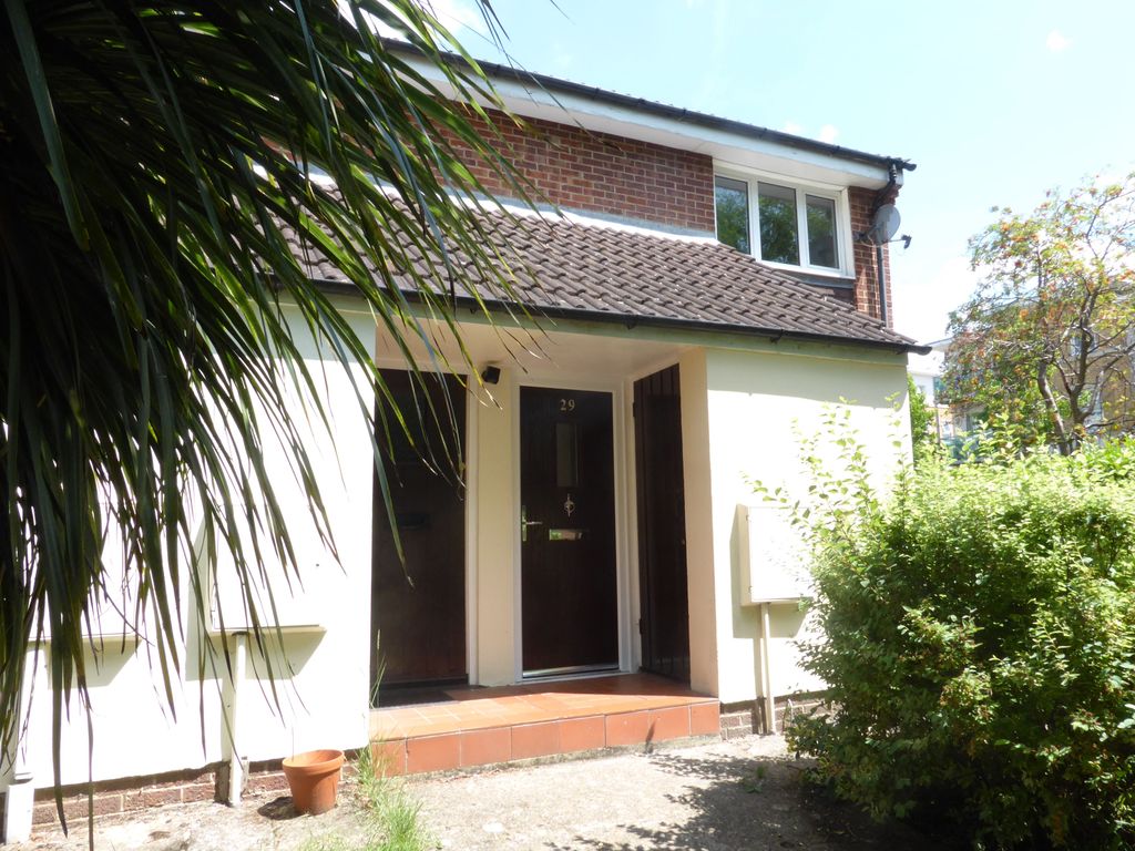 1 bed to rent in Randalls Way, Leatherhead KT22 Zoopla