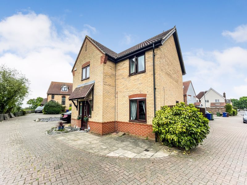 3 bed detached house for sale in Birch Crescent, Brandon Groves, South