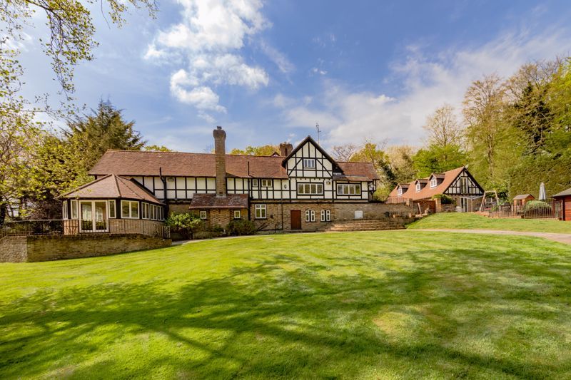 7 bed detached house for sale in The Ridgeway, Cuffley, Potters Bar EN6