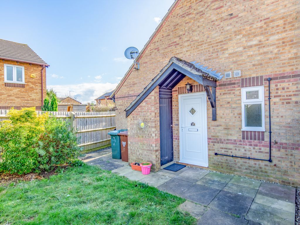 1 bed semidetached house for sale in Sycamore Gardens, Bicester OX26