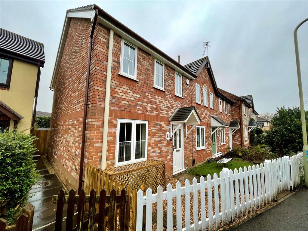 2 bed terraced house to rent in Clydesdale Road, Whiteley, Fareham PO15