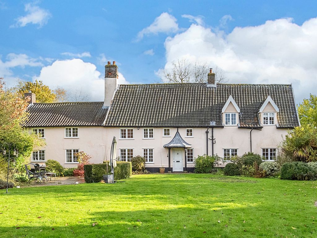 4 bed detached house for sale in Low Road, Alburgh, Harleston IP20, £