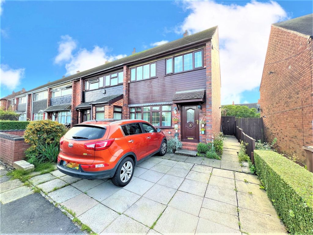 3 bed end terrace house for sale in Dividy Road, StokeOnTrent