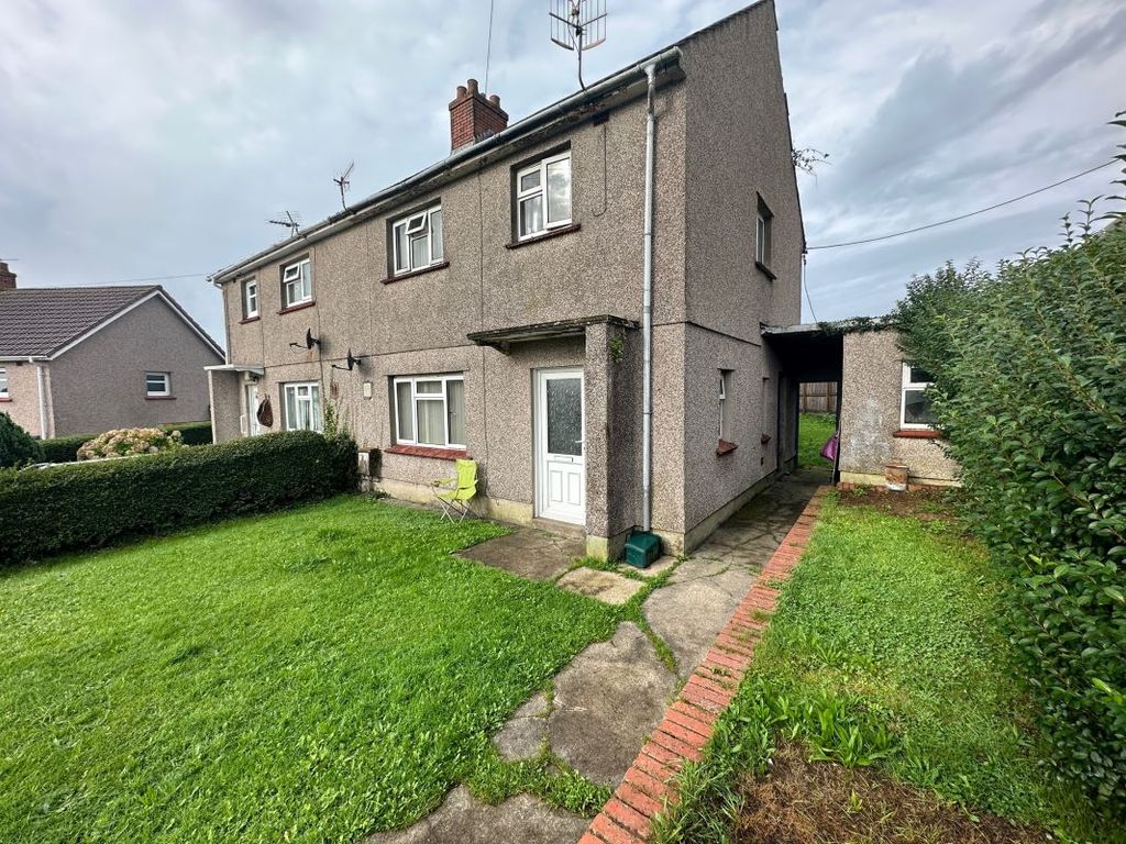 3 bed semidetached house for sale in 14 Llanyrnewydd, Penclawdd
