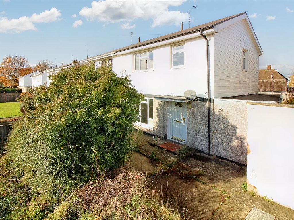 3 bed semidetached house for sale in Prebendal Avenue, Aylesbury HP21