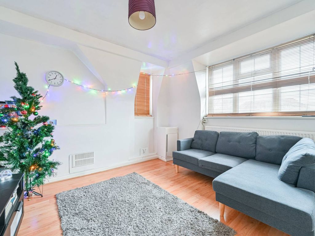 2 bed flat for sale in Dunfield Road, Beckenham, London SE6, £325,000