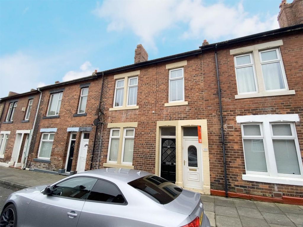 3 bed flat to rent in Elsdon Terrace, North Shields NE29, £600 pcm Zoopla