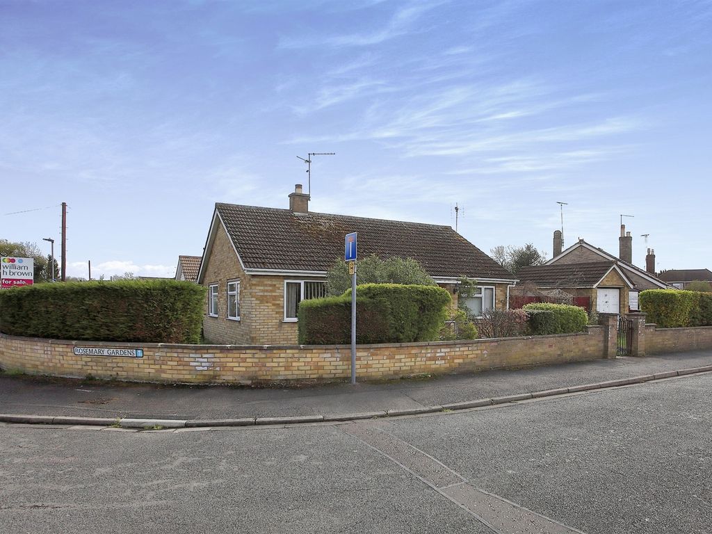 2 bed detached bungalow for sale in Robert Avenue, Peterborough PE1, £