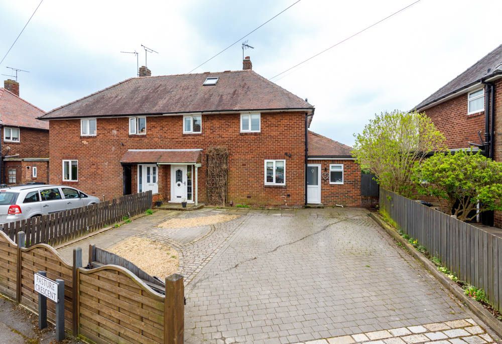 4 bed semidetached house for sale in Pasture Crescent, Knaresborough