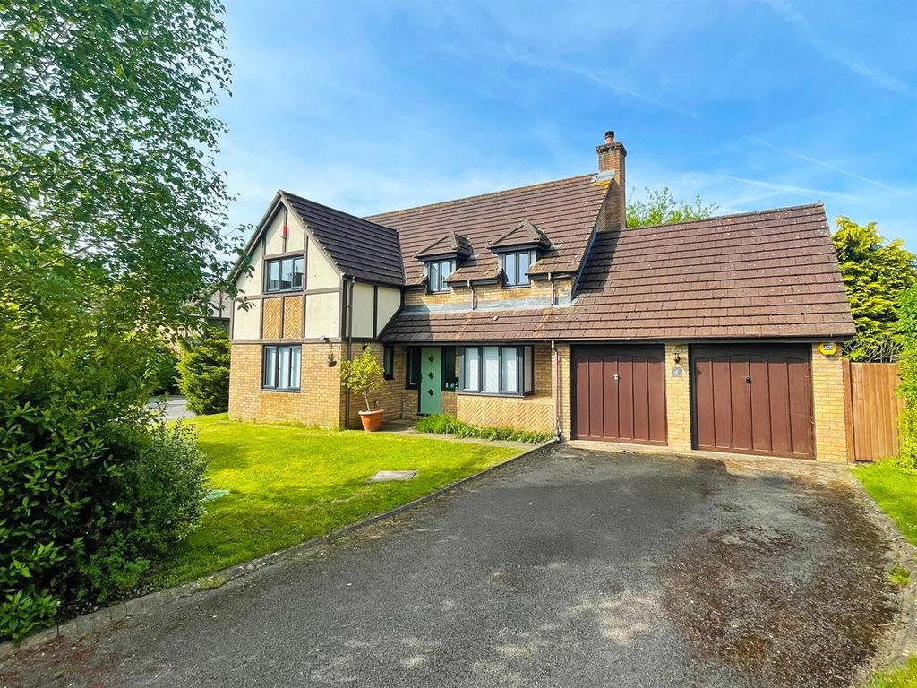 4 bed detached house for sale in Manor View, St. Arvans, Chepstow NP16