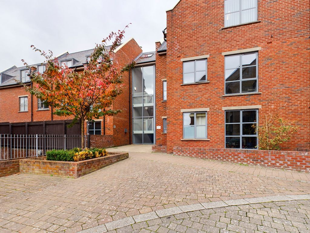 2 bed flat for sale in Coopers Yard, Hitchin SG5 Zoopla