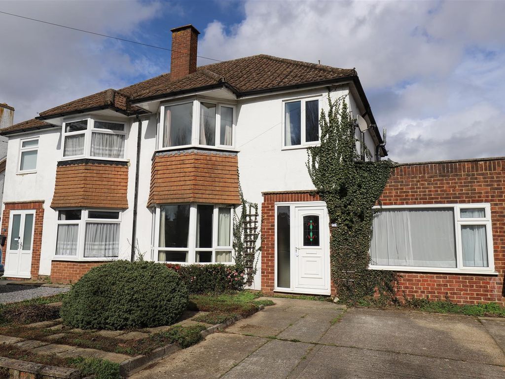 4 bed semidetached house for sale in Sutton Road, Maidstone ME15, £