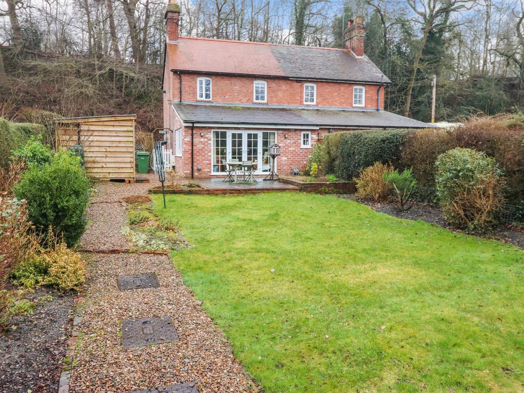3 bed cottage for sale in Chirk Bank, Wrexham LL14, £305,000 Zoopla
