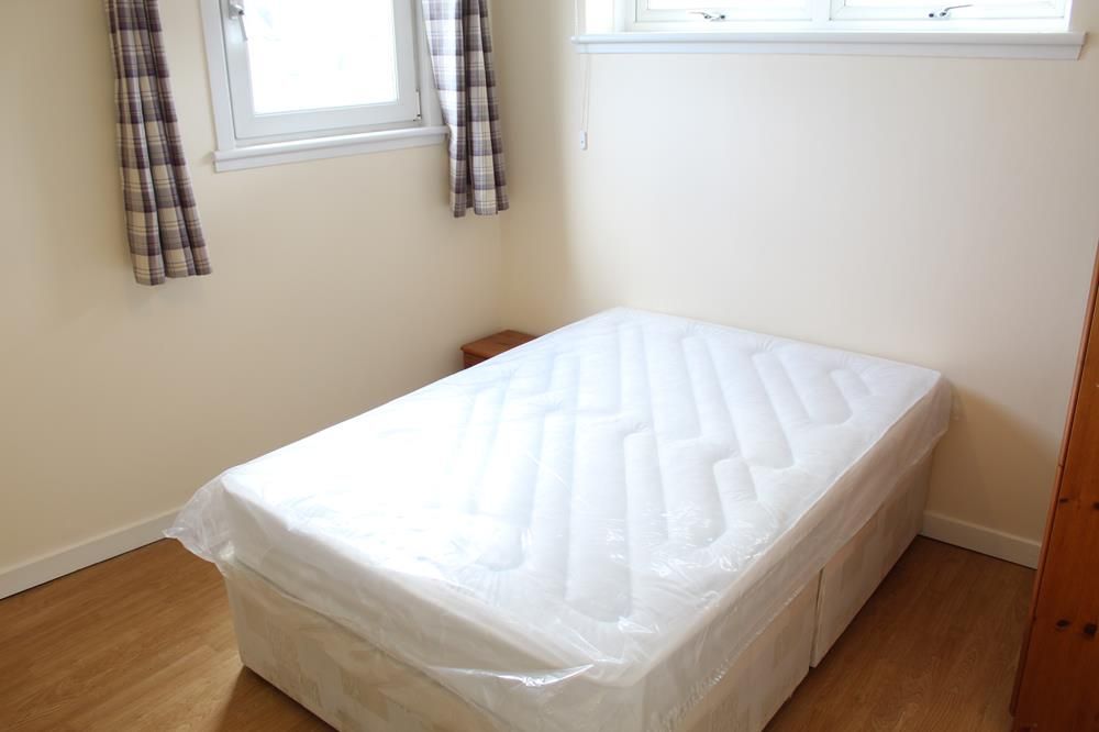 2 bed flat to rent in Maberly Street, Flat D, Top Floor Right AB25, £