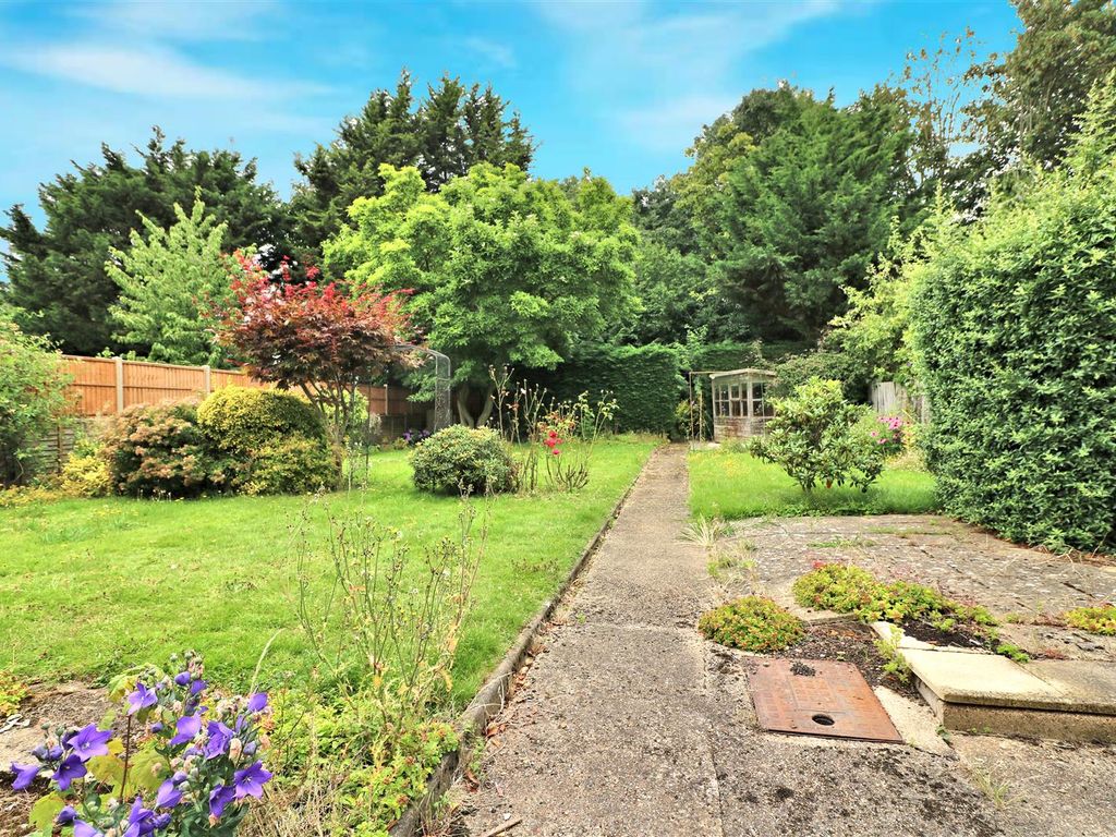 3 bed detached house for sale in Roe Green Lane, Hatfield, Herts AL10