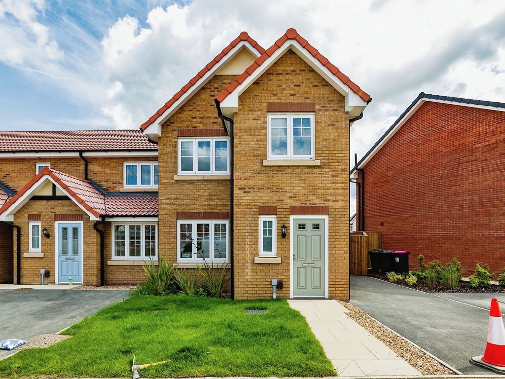 3 bed town house for sale in Upper Wortley Road, Thorpe Hesley