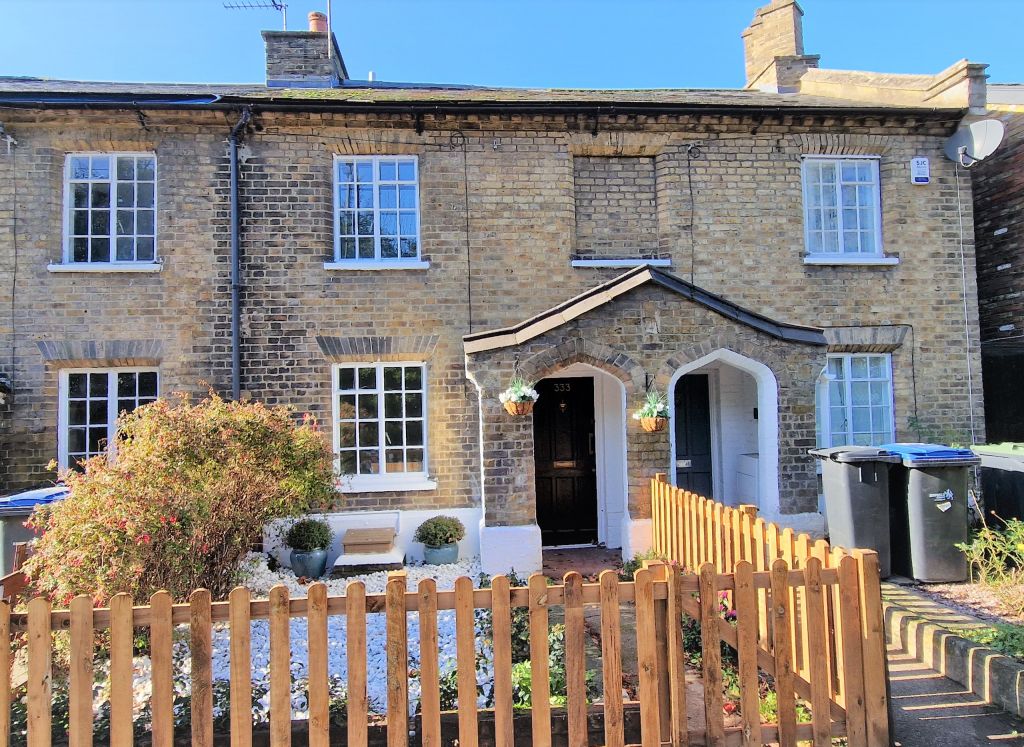 2 bed terraced house for sale in Cockfosters Road, Cockfosters/Hadley