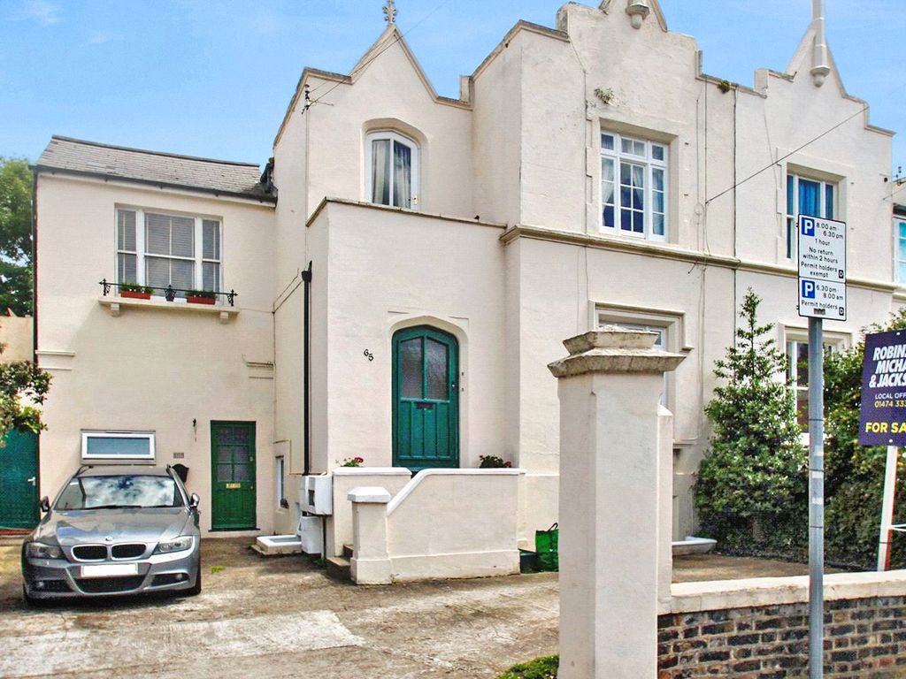 1 bed flat for sale in Darnley Road, Gravesend, Kent DA11, £165,000