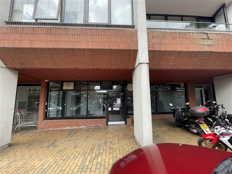 Retail premises to let in Exchange House, 17 Market Street, Maidenhead