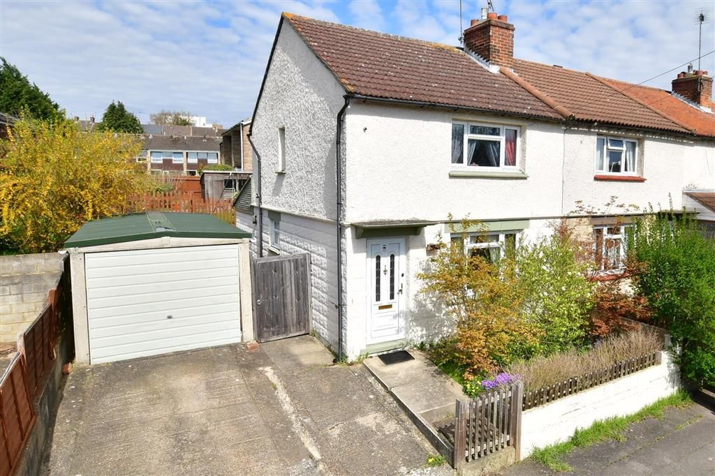 3 bed end terrace house for sale in Sidney Street, Maidstone, Kent ME16
