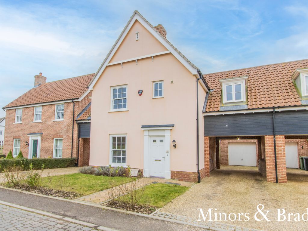 3 bed linkdetached house for sale in Firecrest Close, Wymondham NR18