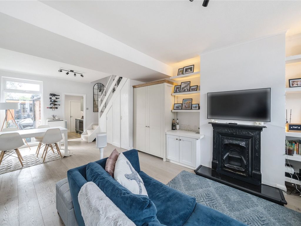 2 bed end terrace house for sale in Stanley Gardens Road, Teddington