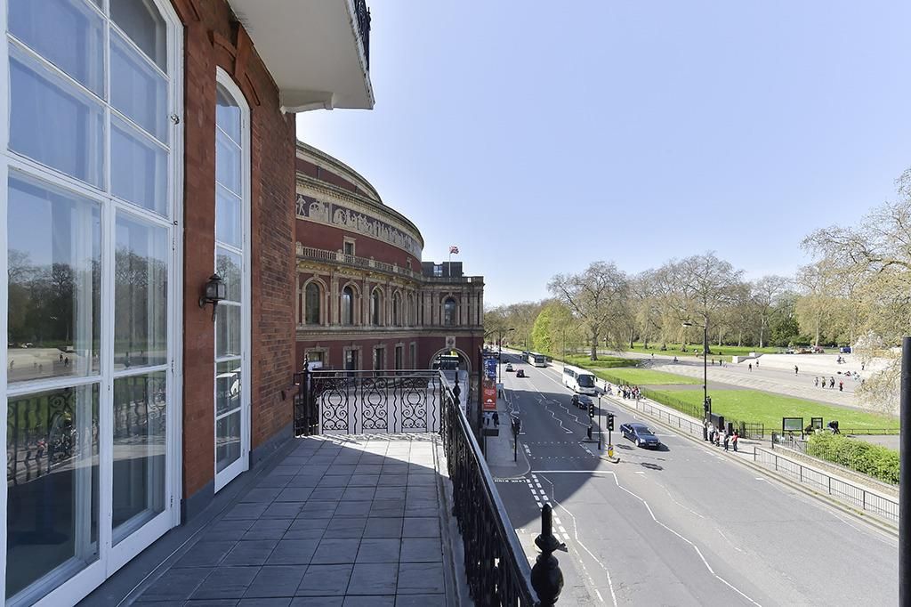Albert Hall Mansions Kensington Gore SW7  