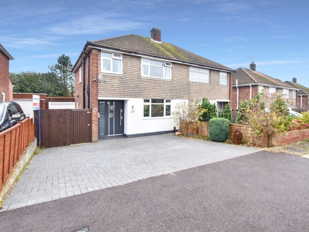 3 bed semidetached house for sale in Deep Denes, Luton, Bedfordshire LU2 Zoopla
